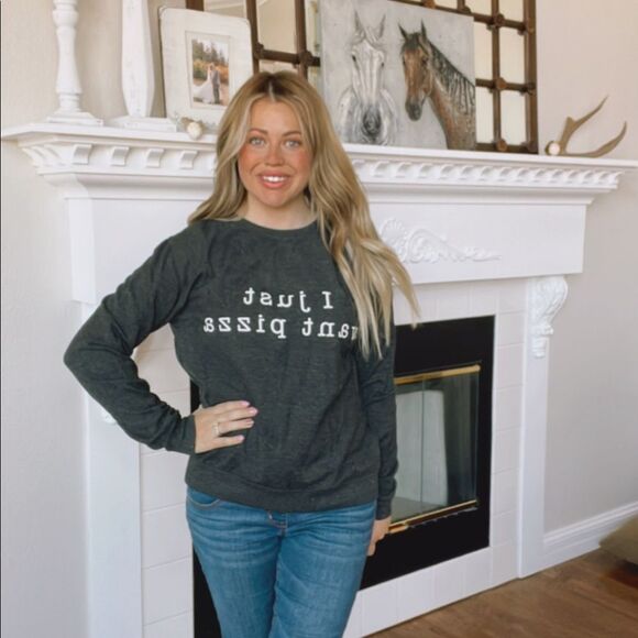 Boutique I Just Want Pizza Graphic Gray Pullover Sz Medium - Picture 1 of 3